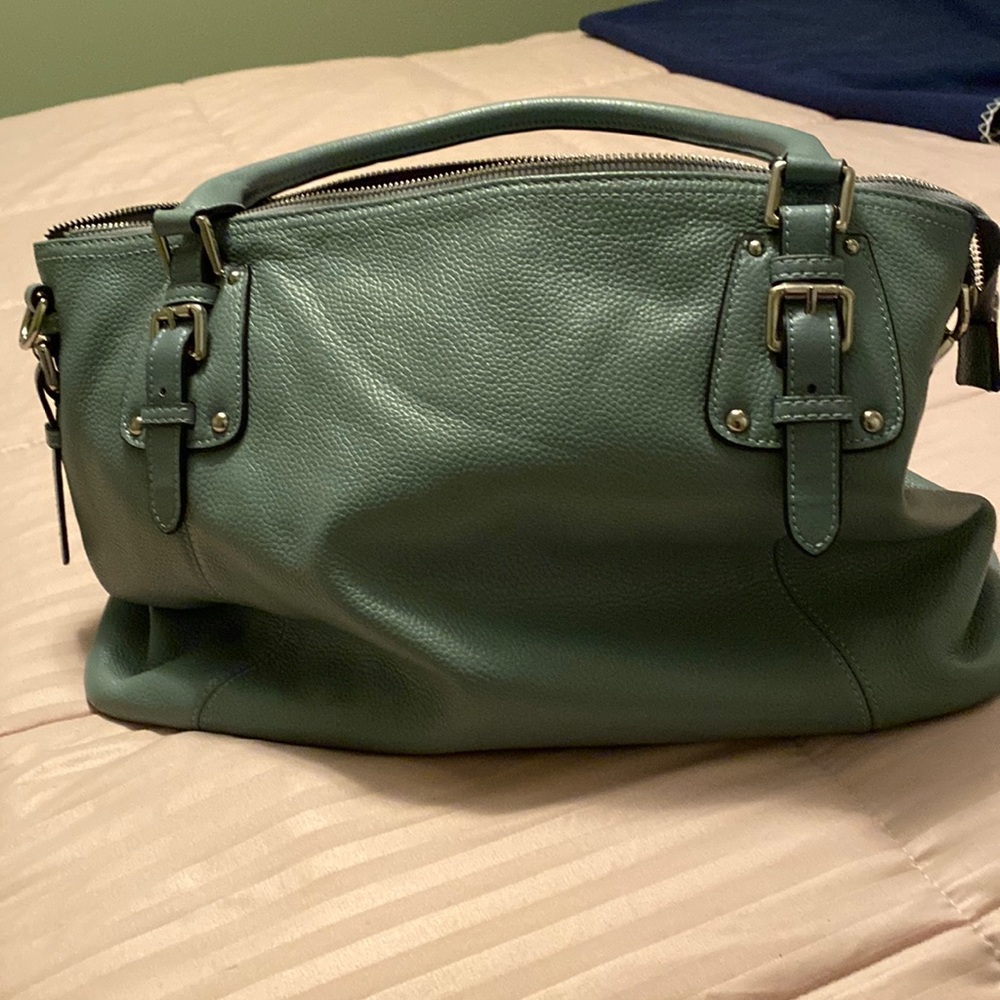 Beautiful large hand bag in excellent condition.